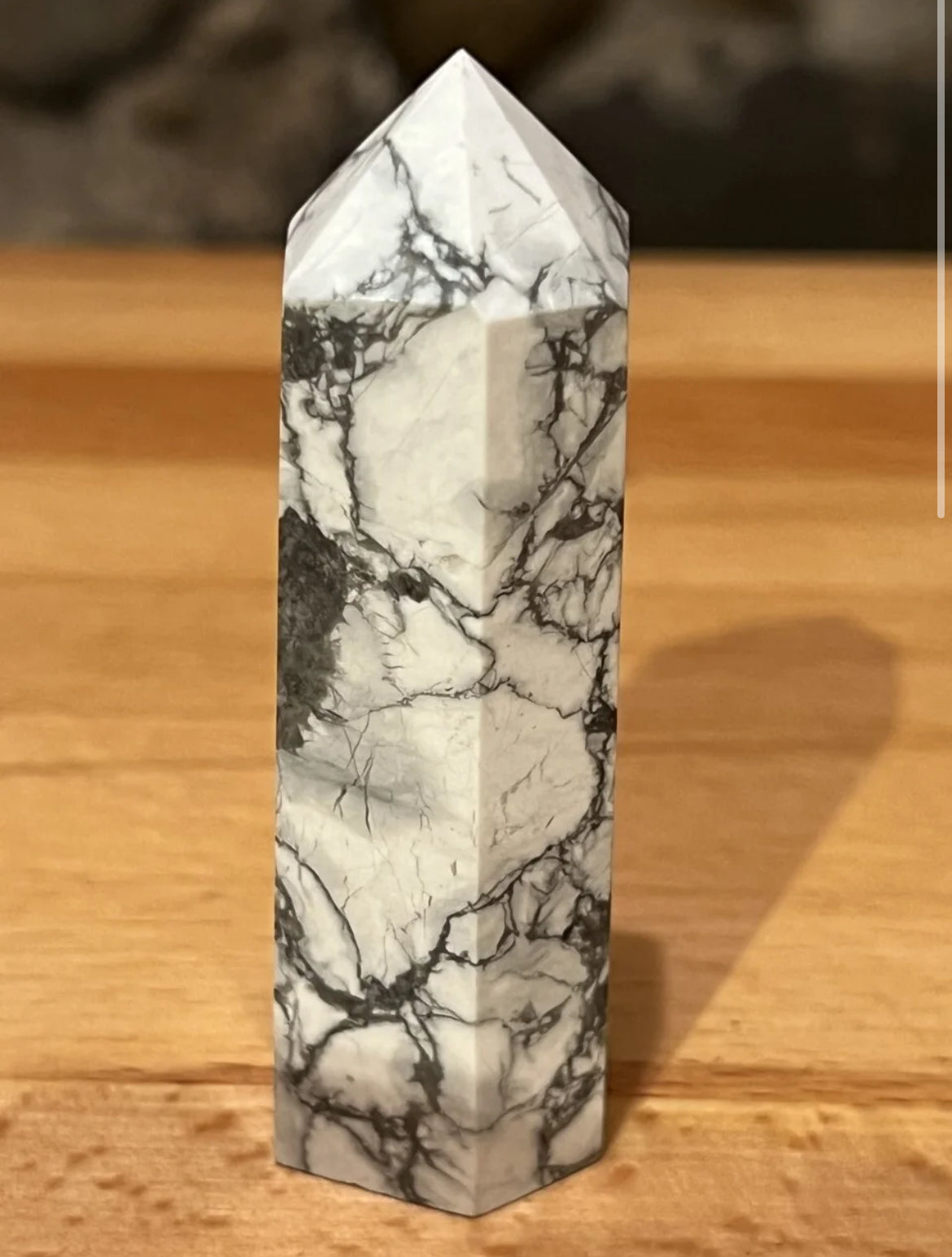 Point - White Howlite polished