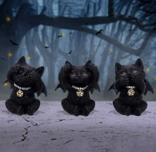 Three Wise Vampuss  9cm