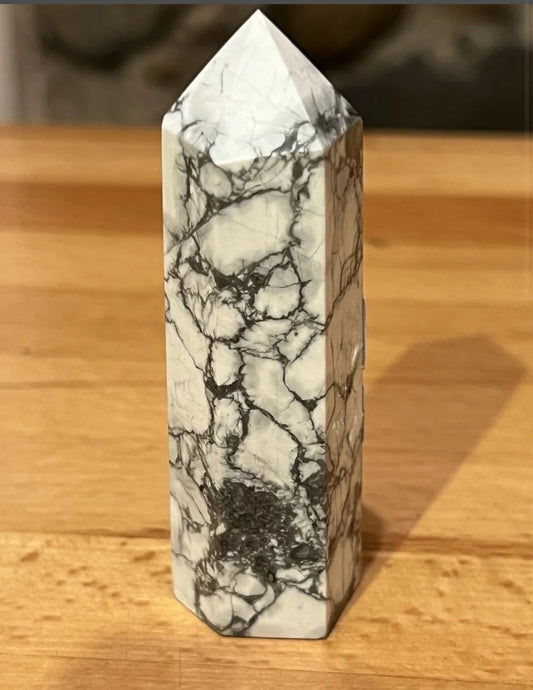 Point - White Howlite polished