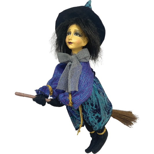 Pendle Witch - Cordelia 30cm