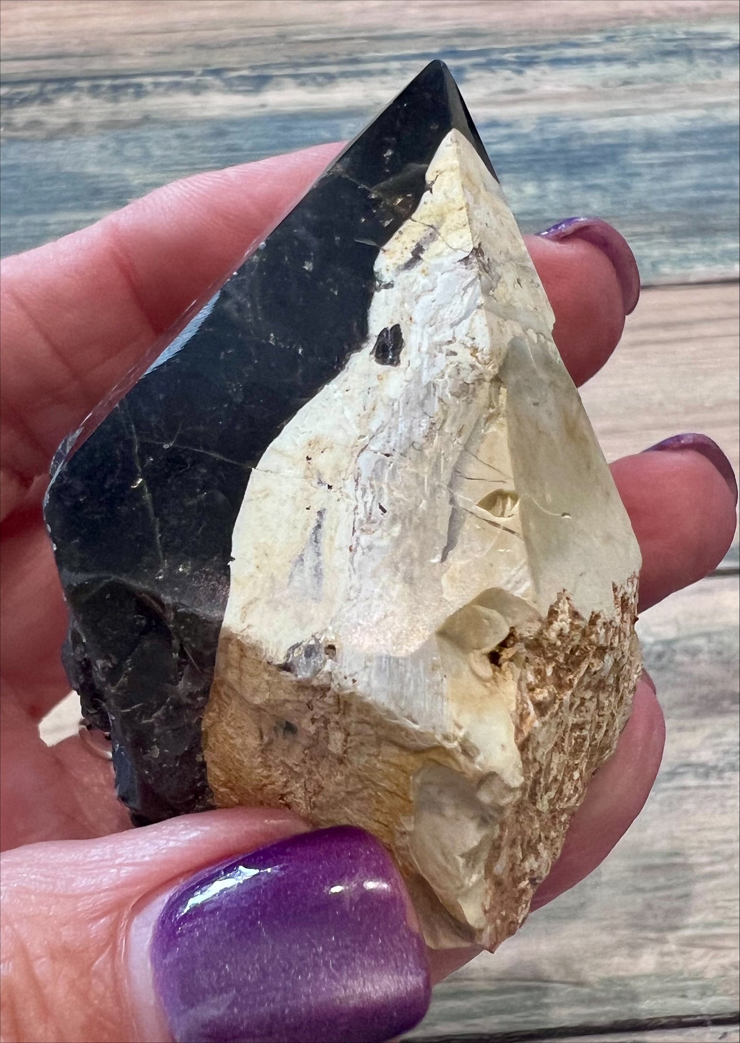 Black Onyx Cut Base Point