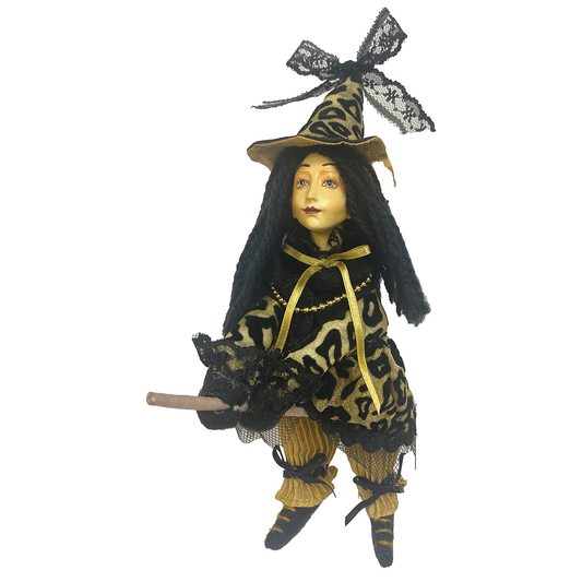 Pendle Witch - Daisy 25cm