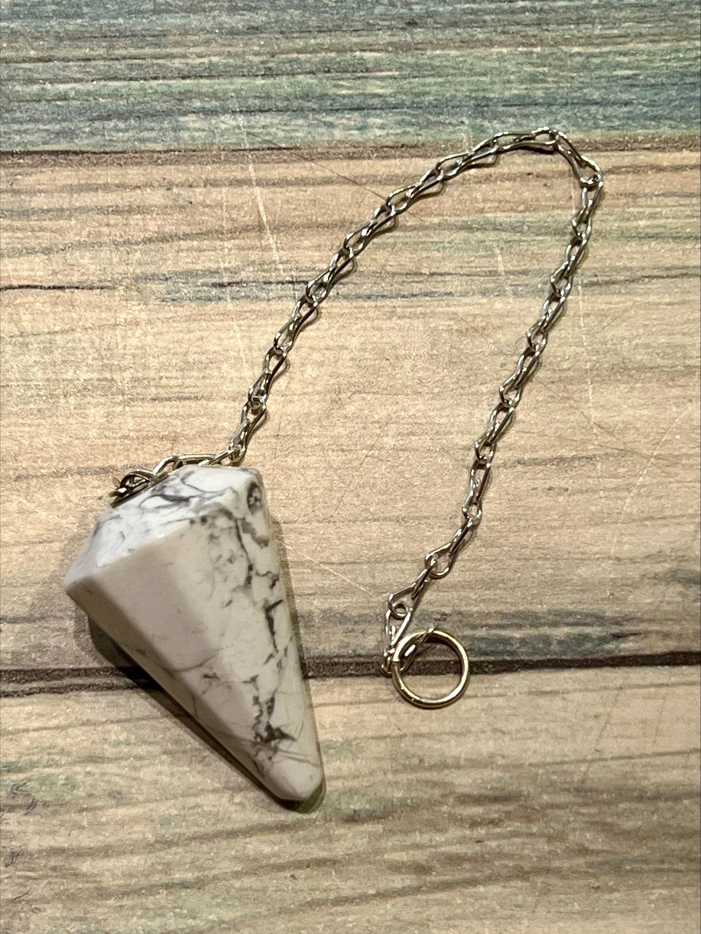 Pendulum - White Howlite