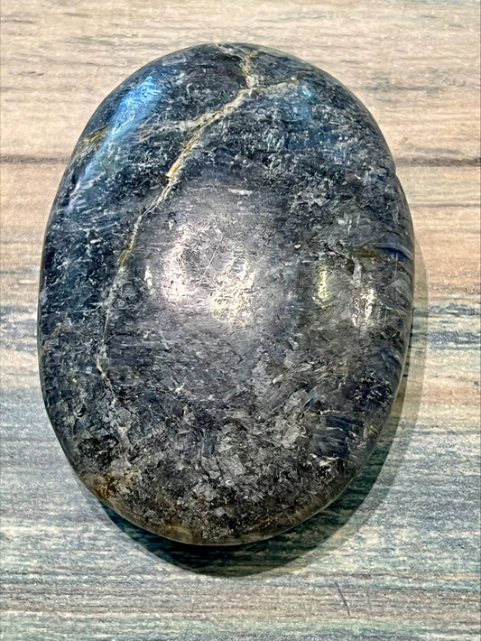 Palm Stone - Blue Kyanite