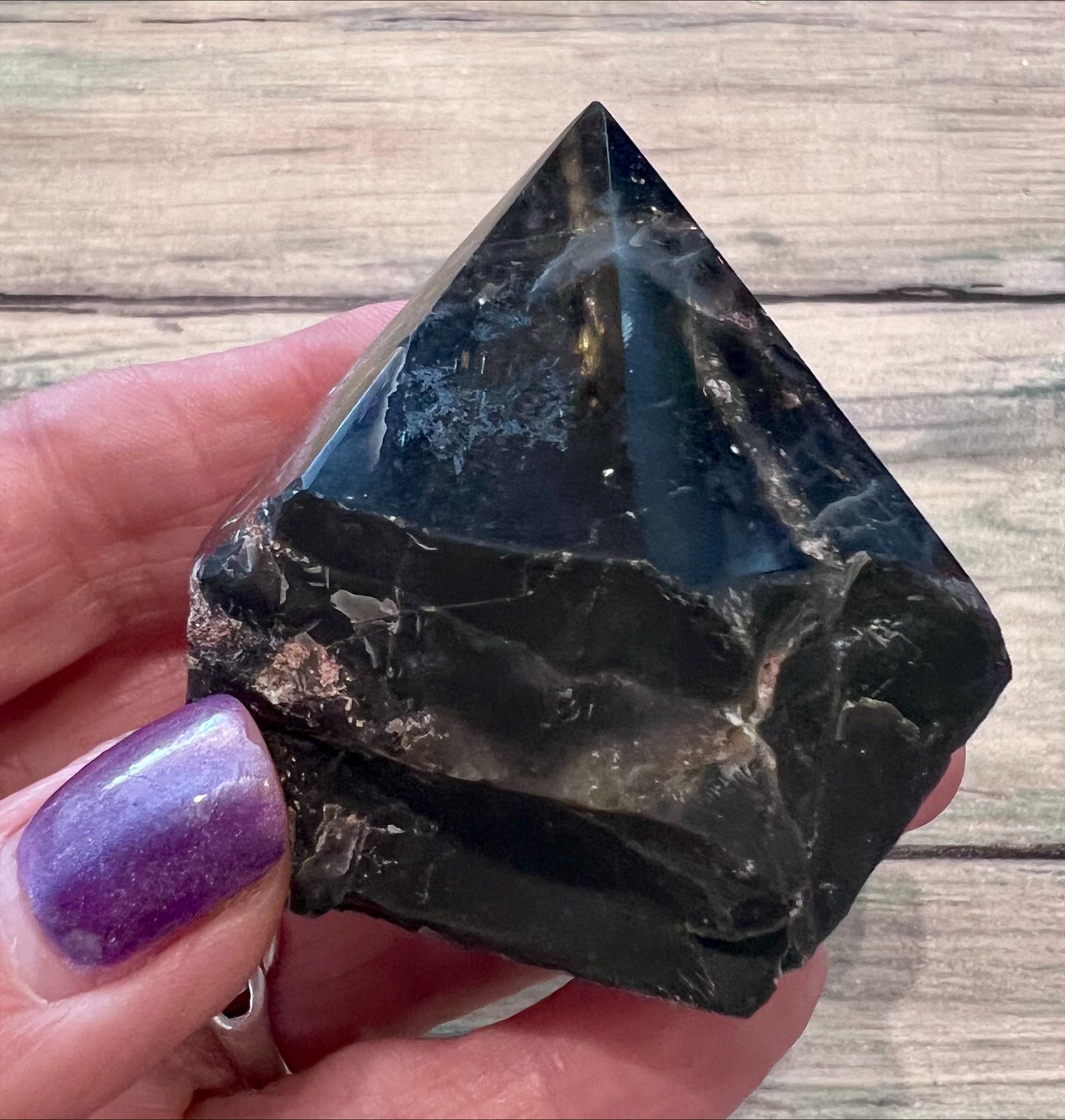 Black Onyx Cut Base Point