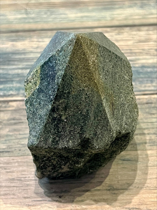 Diopside Cut Base Point