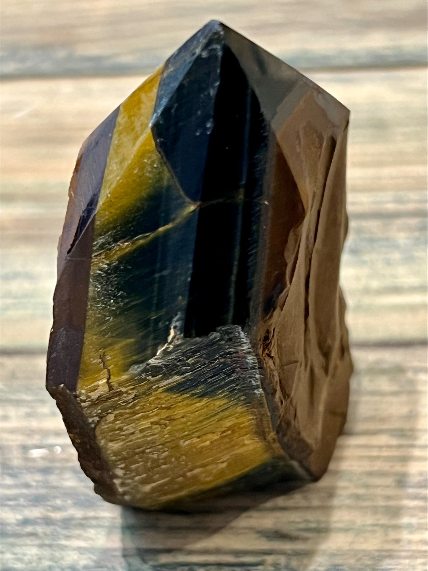 Blue Tiger Eye Cut Base Point