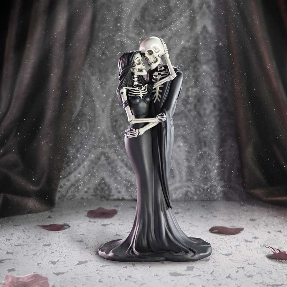 Eternal Embrace. 24cm