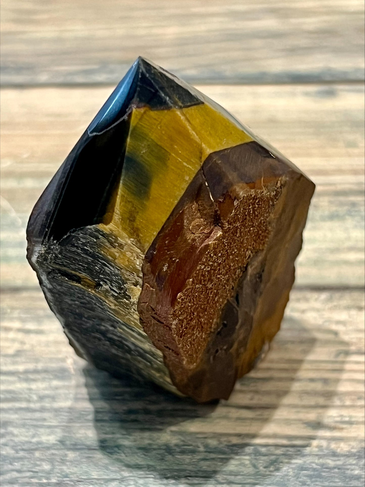 Blue Tiger Eye Cut Base Point